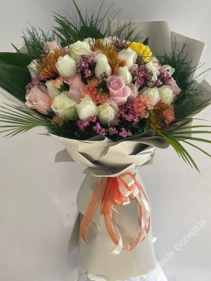 30 Renkli Gül Buketi